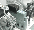 摩擦圧接機の推力の油圧コントロール